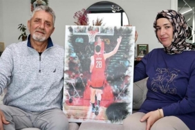 nba-all-stara-secilen-alperen-sengun-ailesine-buyuk-bir-gurur-yasatti-xNDDeepl.jpg