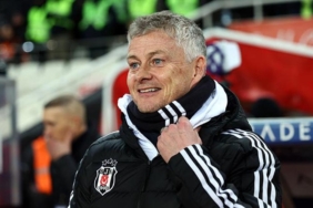 ole-gunnar-solskjaerden-trabzonspor-maci-sozleri-ust-siralara-gitmek-zorundayiz-wKAK1EZ5.jpg