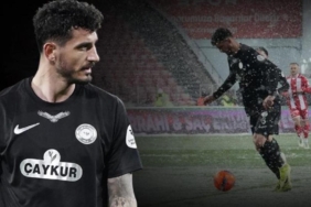 samet-akaydin-yeni-takimindaki-ilk-golunu-kendi-kalesine-atti-hic-beklemedigi-anda-7FCypAON.jpg