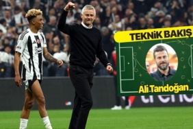 ali-tandogandan-galatasarayi-maglup-eden-besiktasa-teknik-bakis-solskjaerin-gecesi-qvzMkNNI.jpg
