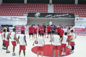 aliaga-petkimsporda-kotu-gidisat-suruyor-qDBaLBNt.jpg