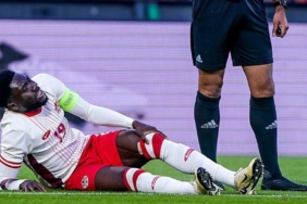 bayern-munihten-kanadaya-alphonso-davies-tehdidi-olay-iddia-yargiya-tasiniyor-TIk2Js4l.jpg