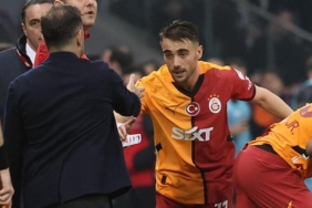 besiktas-galatasaray-macindan-sonra-yunus-akgun-kuplere-bindi-25-puan-fark-turkiyenin-en-buyuk-takimini-Crlkd9NX.jpg