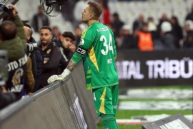 besiktasta-mert-gunok-tribunlerden-ozur-diledi-bcvjlhNg.jpg