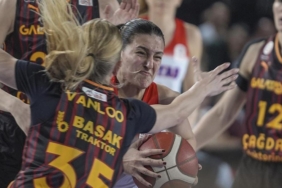 botas-galatasaray-cagdas-faktoring-mac-sonucu-70-84-galatasaray-yari-finalde-nd8hccSn.jpg