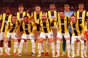 fenerbahce-git-diyene-kadar-buradayim-yildiz-oyuncu-sari-lacivertten-vazgecmiyor-PkuqHdyO.jpg