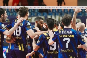 fenerbahce-medicana-3-0-halkbank-mac-sonucu-ozet-UiaVwvNB.jpeg