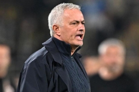 fenerbahcede-cenk-tosun-surprizi-jose-mourinho-kararini-verdi-3IsFLsdq.jpg
