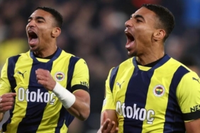 fenerbahcede-djiku-sevinci-oyuna-girdi-golunu-atti-eqiFJrml.jpg