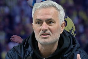 fenerbahcede-ilk-ayrilik-gerceklesti-surpriz-transfer-anlasma-saglandi-ed3bKAHL.jpg