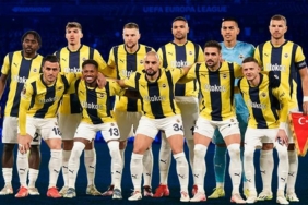 fenerbahcede-jose-mourinho-rangers-maci-icin-kadro-kararini-verdi-amrabat-yusuf-11e-donuyor-l7CwP4Ee.jpg