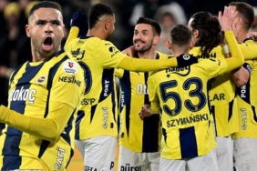 fenerbahcede-yildizlar-sahnede-en-nesyriye-durmak-yok-rVX2t9bY.jpg