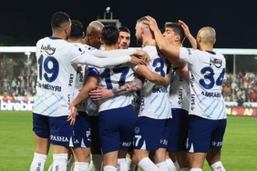 fenerbahceden-bu-sezon-bir-ilk-45-dakikada-gol-olup-yagdi-z2nITqzl.jpg
