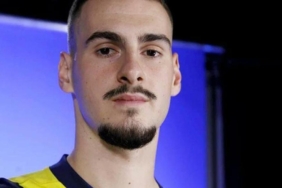 fenerbahceye-transfer-oldu-ilk-kez-milli-takima-davet-edildi-akMMdaCd.jpg
