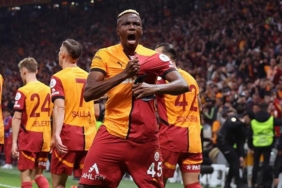 galatasarayda-degisim-zamani-osimhen-sova-hazir-lemina-merakla-bekleniyor-5yNRvdpF.jpg