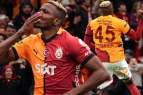 galatasarayda-osimhenden-iddiali-sampiyonluk-sozleri-transferi-konusunda-yeni-gelisme-YwhmSpfA.jpg