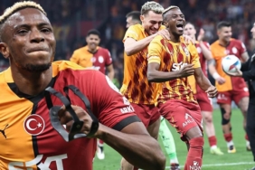 galatasaraydan-osimhen-icin-cilgin-teklif-pazarlik-sureci-basladi-KxkpvGxn.jpg