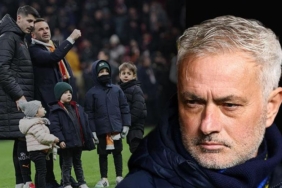 jose-mourinho-galatasarayli-oyunculara-olan-saskinligini-ingilizlere-anlatti-bunu-yaptilar-dusunebiliyor-musunuz-kMWXiYI8.jpg