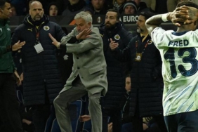 jose-mourinhonun-penalti-laneti-hayrete-dusurdu-rangers-fenerbahce-macinin-ardindan-ortaya-cikti-bEdJp2mc.jpg