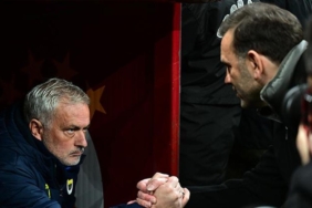 okan-buruktan-jose-mourinho-icin-olay-sozler-keske-elini-sikmasaydim-galatasaray-fenerbahce-derbisinin-yankilari-suruyor-T6yHzvcy.jpg