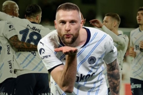 ozet-kanarya-rahat-kazandi-bodrum-fk-fenerbahce-mac-sonucu-2-4-7aDaA5Xc.jpg