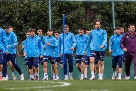 trabzonsporda-fatih-tekkeyi-zorlayan-iki-belirsizlik-Amhz3l6Y.jpg