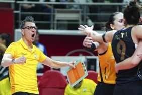 vakifbankta-dortlu-final-sevinci-m2q2grjk.jpeg