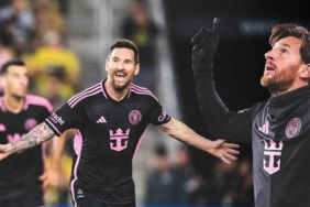 anlasma-tamamlanmak-uzere-lionel-messi-imzayi-atiyor-iWNKNddO.jpg