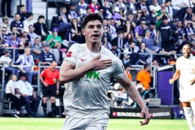 augusburgun-genc-yildizi-mert-komur-acikladi-besiktasliyim-N8CtacgB.jpg