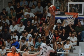 besiktas-fibabankadan-ust-uste-12-galibiyet-aliaga-petkimspor-73-besiktas-96-fwOsdSKP.jpg