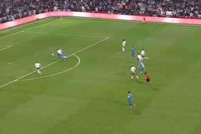 besiktas-goztepe-karsisinda-10-kisi-kritik-faul-kirmizi-kart-kazanilan-serbest-vurustan-gol-IHcfN8yF.jpg