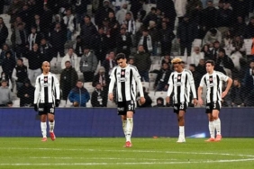 besiktasin-savunmasi-alarm-veriyor-UETA4gCq.jpg
