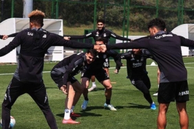 besiktasta-basaksehir-mesaisi-suruyor-u923ErXM.jpg