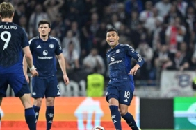 dev-macta-kazanan-cikmadi-olimpik-lyon-manchester-mac-sonucu-2-2-GcLtCaWQ.jpg