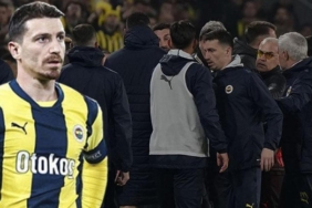 fenerbahce-galatasaray-derbisi-sonrasi-mert-hakan-yandas-adimiz-cikmis-dokuza-6Qh24mrq.jpg