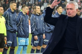 fenerbahcede-22-milyon-euroluk-ayrilik-mourino-isimleri-belirledi-HFcE8gd6.jpg