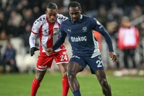 fenerbahcede-osayi-samuel-kendini-hatirlatti-mourinhonun-gozune-girdi-l7i5UAIa.jpg