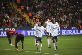 fenerbahceden-gaziantep-fkya-9-maclik-galibiyet-serisi-aVJt7wA5.jpg