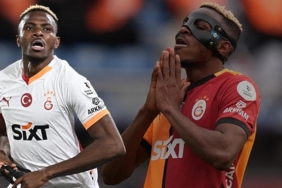 galatasaray-taraftarini-cildirtacak-osimhen-sozleri-canli-yayinda-duyurdu-umrumda-degil-yH6GKv8d.jpg