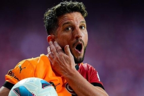 galatasarayda-mertens-bilmecesi-teknik-ekibe-katilacak-mi-kararini-verdi-ezNifBlP.jpg