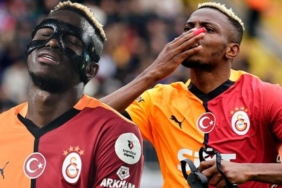 galatasarayda-osimhen-soku-kotu-haberi-duyurdu-LrAf3Yg9.jpg