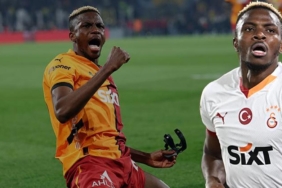 galatasarayda-victor-osimhen-depremi-imzayi-atti-son-dakika-bombasi-xqjmFWU7.jpg