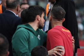 galatasarayin-milli-futbolcusu-abdulkerim-bardakci-konyaspor-taraftarlariyla-tartisti-mAm559nf.jpg