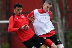 genclerbirligi-antrenmani-odeme-krizi-nedeniyle-gecikmeli-yapildi-Dnuyc4E6.jpg
