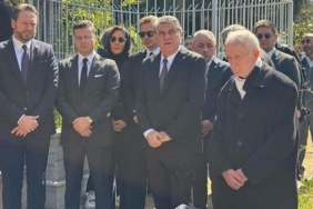 hakki-yeten-vefatinin-36-yil-donumunde-kabri-basinda-anildi-JfADQZtV.jpg