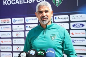 ismet-tasdemir-turk-futbol-tarihine-gecti-CGVUR18l.jpg