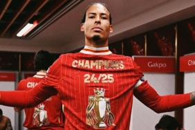 liverpool-gule-oynaya-sampiyon-oldu-pR451smr.jpg