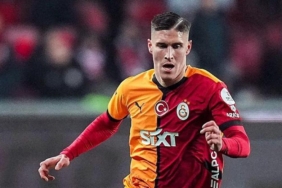 ne-kaan-ayhan-ne-de-frankowski-iste-galatasarayin-yeni-sag-beki-4TRBTfuy.jpg