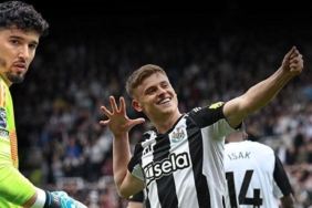 ozet-altay-bayindira-buyuk-sok-newcastle-united-manchester-united-mac-sonucu-4-1-XrBKHPe8.jpg