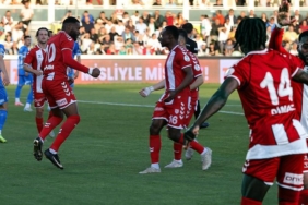 ozet-bodrum-fk-samsunspor-mac-sonucu-1-2-5-maclik-galibiyet-hasretine-son-znNekdGl.jpg